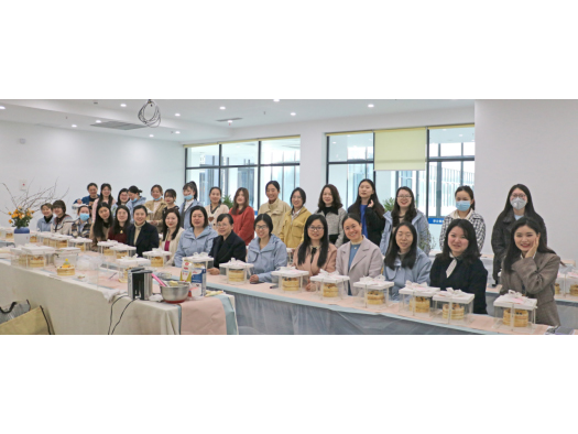 南昌水投項目管理集團有限公司工會開展“三八”婦女節烘焙體驗活動